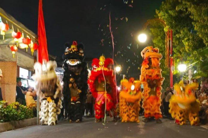 Bali’s Living Cultural Harmony: Chinese and Balinese Hindu Traditions Unite in Gianyar